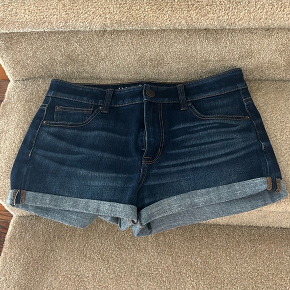 American Eagle high rise shortie. Only worn a few times - Picture 1 of 2